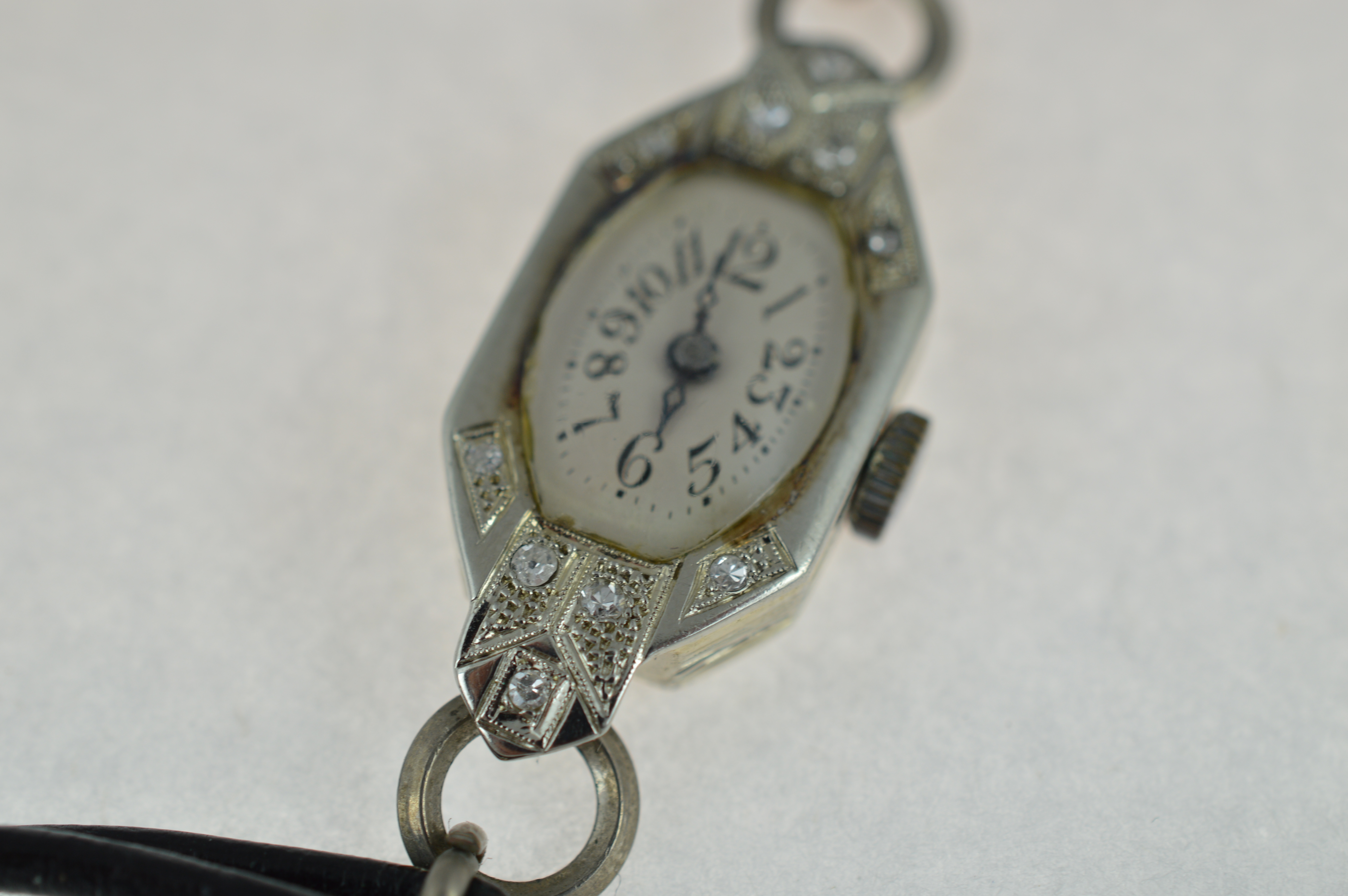 An Art Deco ladies 18ct diamond set mechanical cocktail watch, H/M London 1930, dial is clean and in - Image 3 of 7