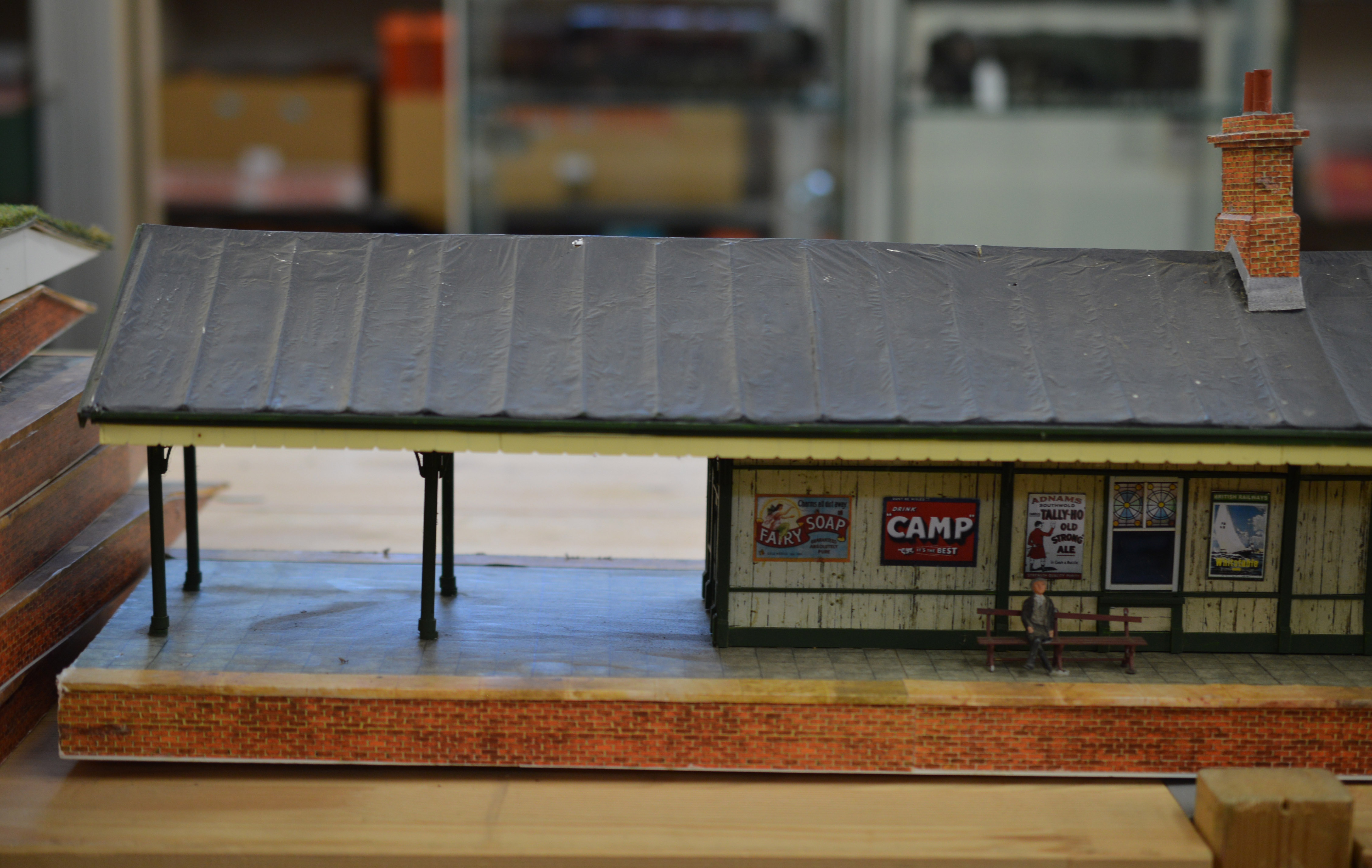 O Gauge. An impressive Station Building together with two Platforms and six ramps, of mostly - Image 6 of 14