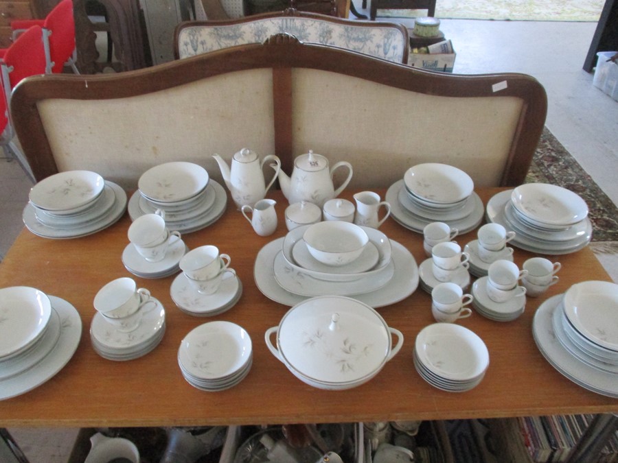 A large Noritake dinner and tea service "Rowena"