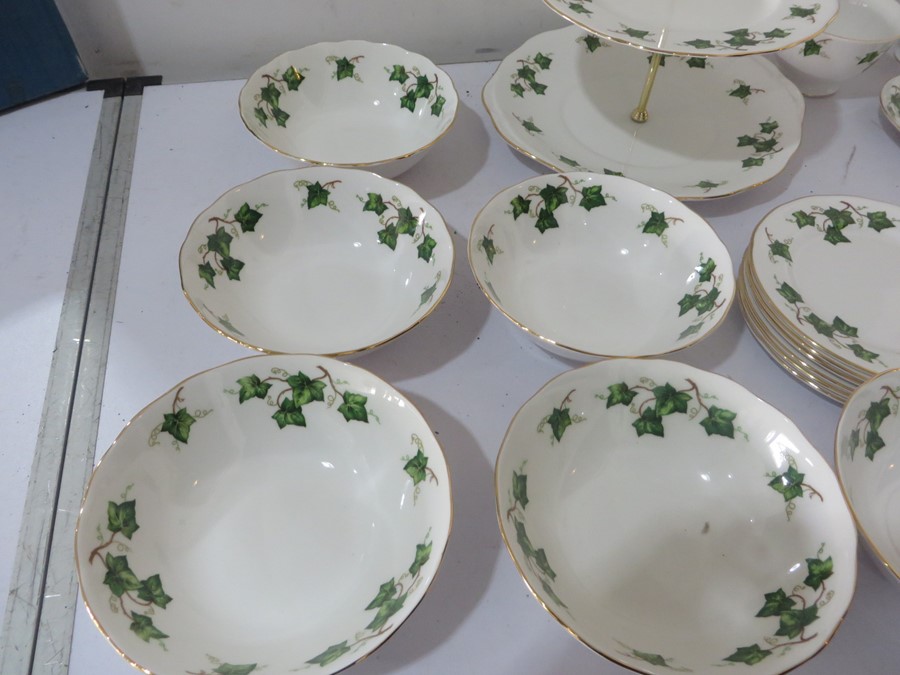 A Colclough Ivy Leaf tea set with cake stand - Image 3 of 8