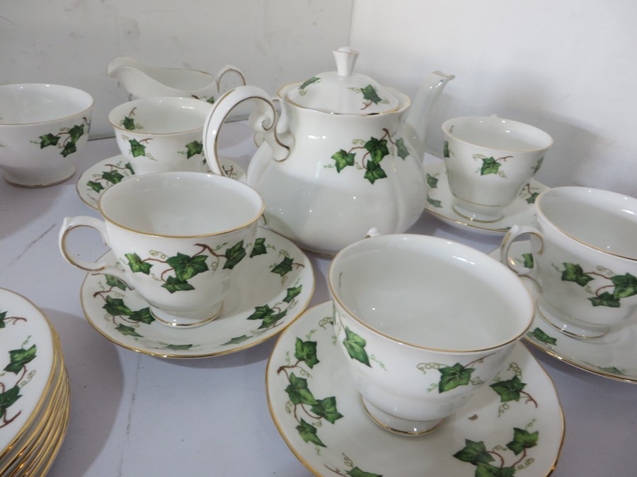 A Colclough Ivy Leaf tea set with cake stand - Image 8 of 8