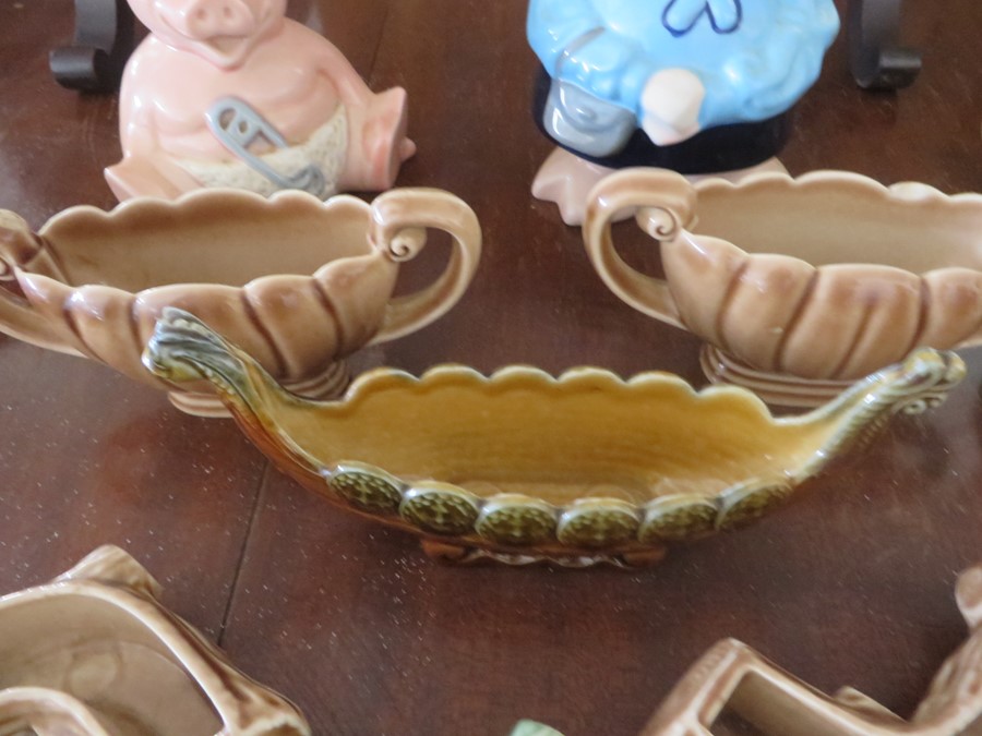 A collection of Wade including two Nat West pigs, candle holders, whimsies etc. - Image 6 of 14
