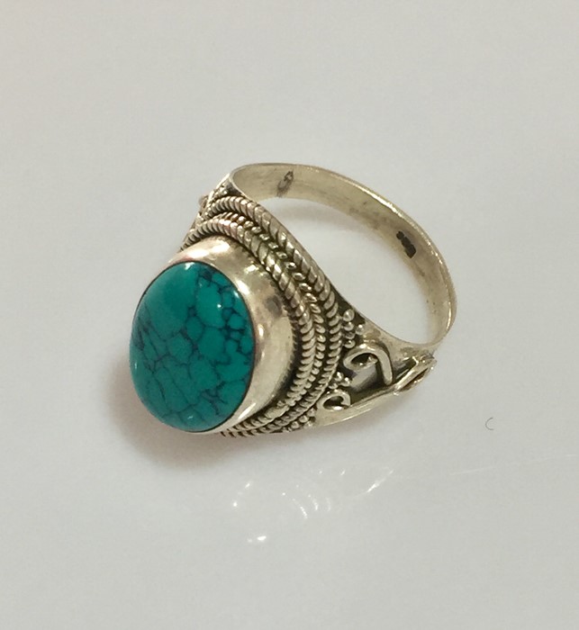 A 925 silver ring set with Turquoise