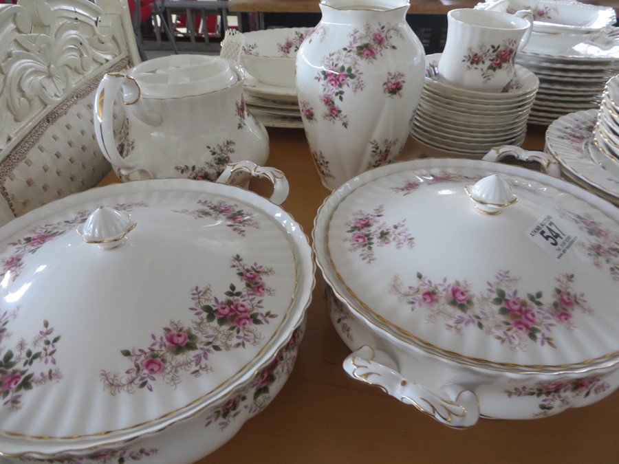 A comprehensive Royal Albert "Lavender Rose" dinner, tea and coffee set etc.- approx. 150 pieces - Image 11 of 23