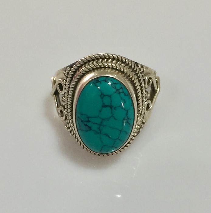 A 925 silver ring set with Turquoise - Image 3 of 3
