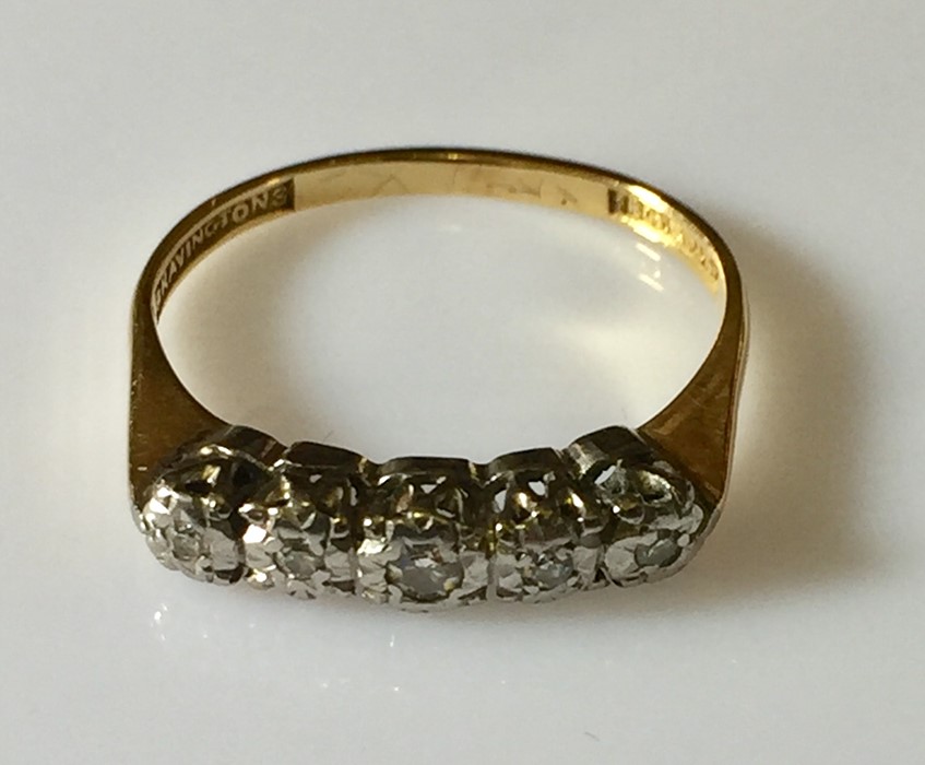 an 18ct gold ring with 5 diamonds. - Image 3 of 4