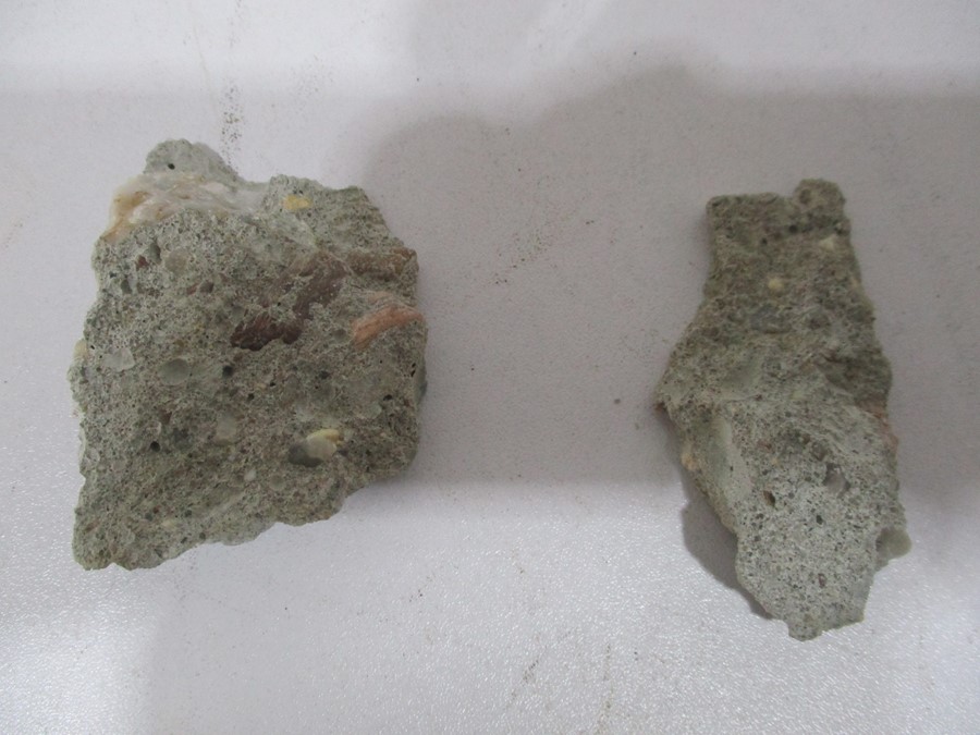 Two fragments of the Berlin Wall, 1989, largest 5.5 cm x 4 cm approx - Image 3 of 3