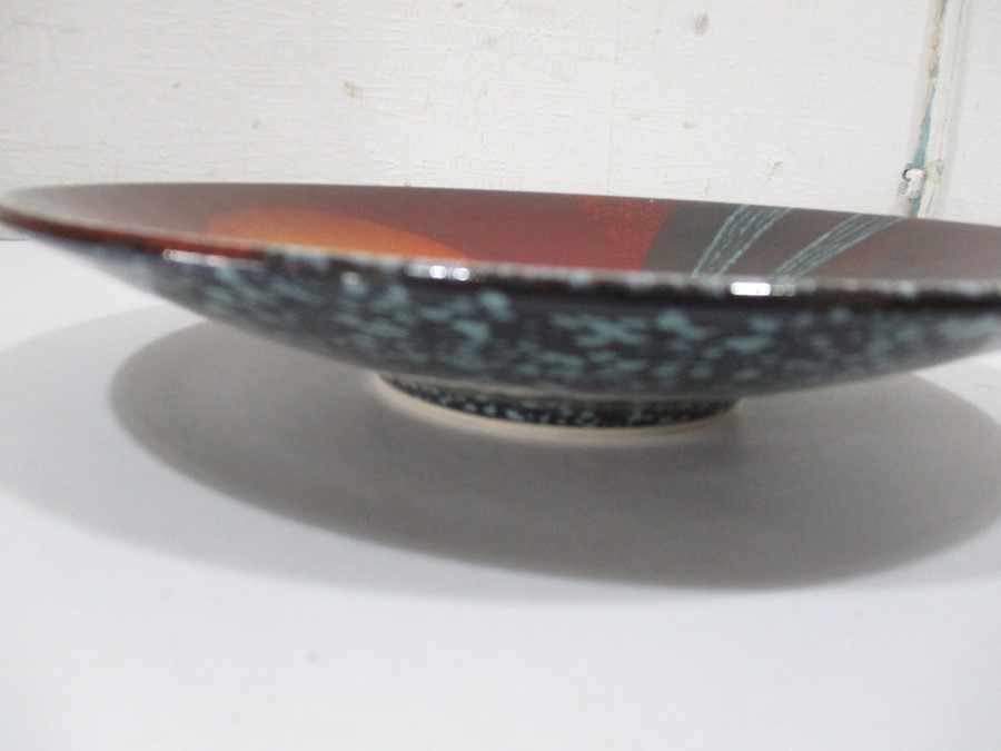 An Alan Clarke pottery dish "Genesis", approx 24.5cm - Image 3 of 4