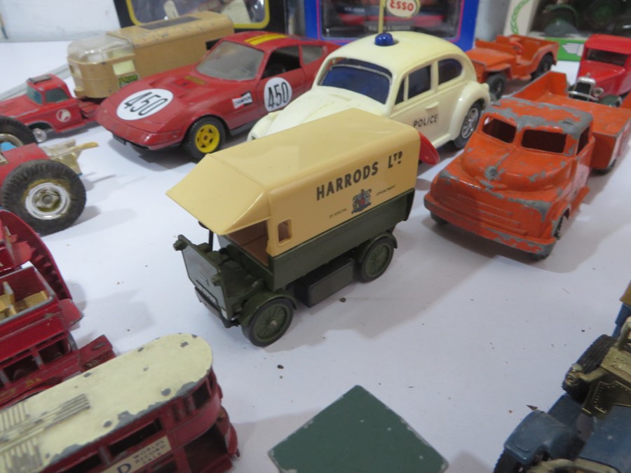 A collection of various diecast cars, planes etc including Matchbox, Mobil, Tri-ang, Corgi - Image 15 of 20