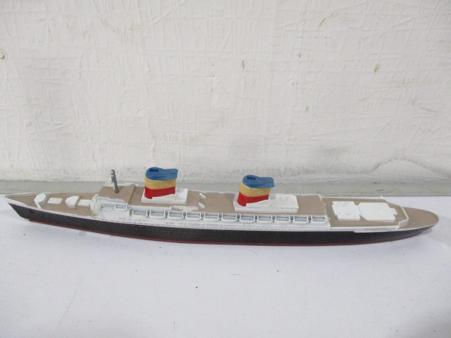 A collection of die cast ships including Minic, Triang and Matchbox - Image 10 of 16