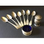 Seven hallmarked silver teaspoons along with a silver pepper pot and salt. Total silver weight 186g
