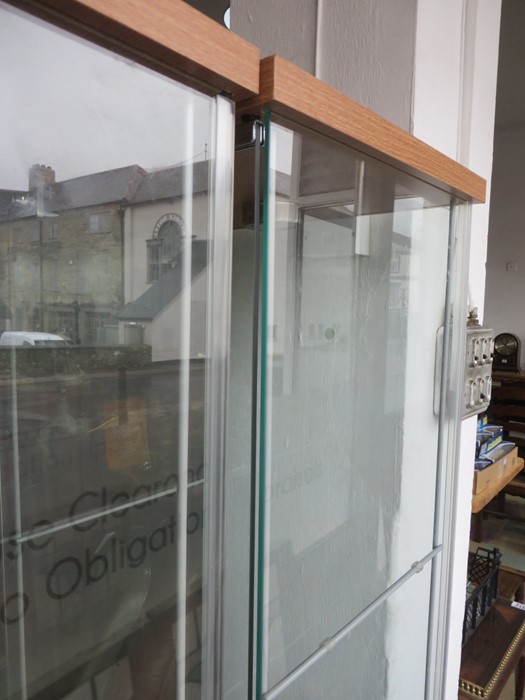 A pair of lockable glass display cabinets- keys in office - Image 6 of 6