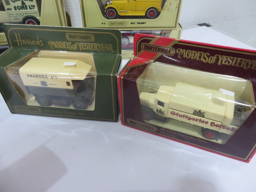 A collection of boxed Models of Yesteryear diecast cars - Image 10 of 15