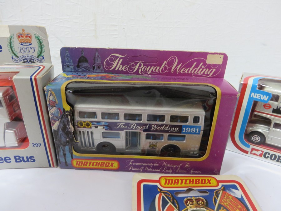 A collection of 8 boxed diecast buses including Dinky, Corgi and Matchbox - Image 4 of 7