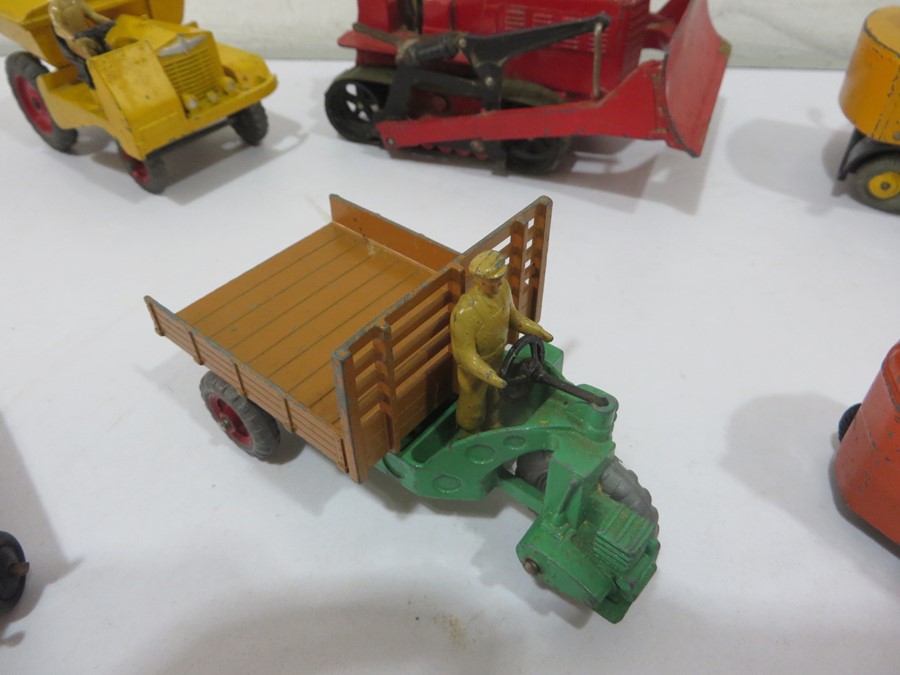 A collection of dinky toys and supertoys including Heavy Tractor, Blaw Knox Bulldozer, Muir-Hill - Image 10 of 15