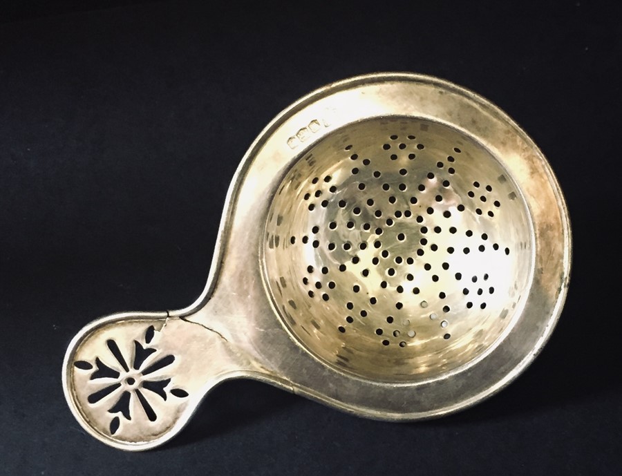 A collection of silver and SCM items including a magnifying glass, strainer, medallions etc. - Image 2 of 11