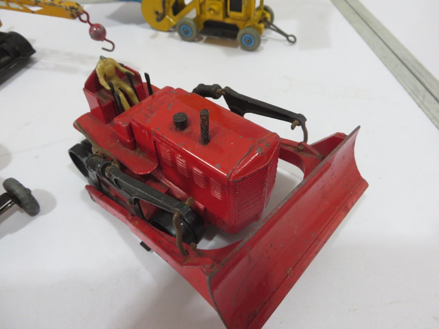 A collection of dinky toys and supertoys including Heavy Tractor, Blaw Knox Bulldozer, Muir-Hill - Image 3 of 15