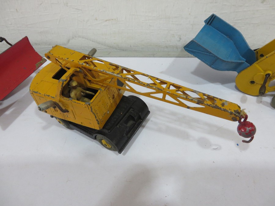 A collection of dinky toys and supertoys including Heavy Tractor, Blaw Knox Bulldozer, Muir-Hill - Image 4 of 15