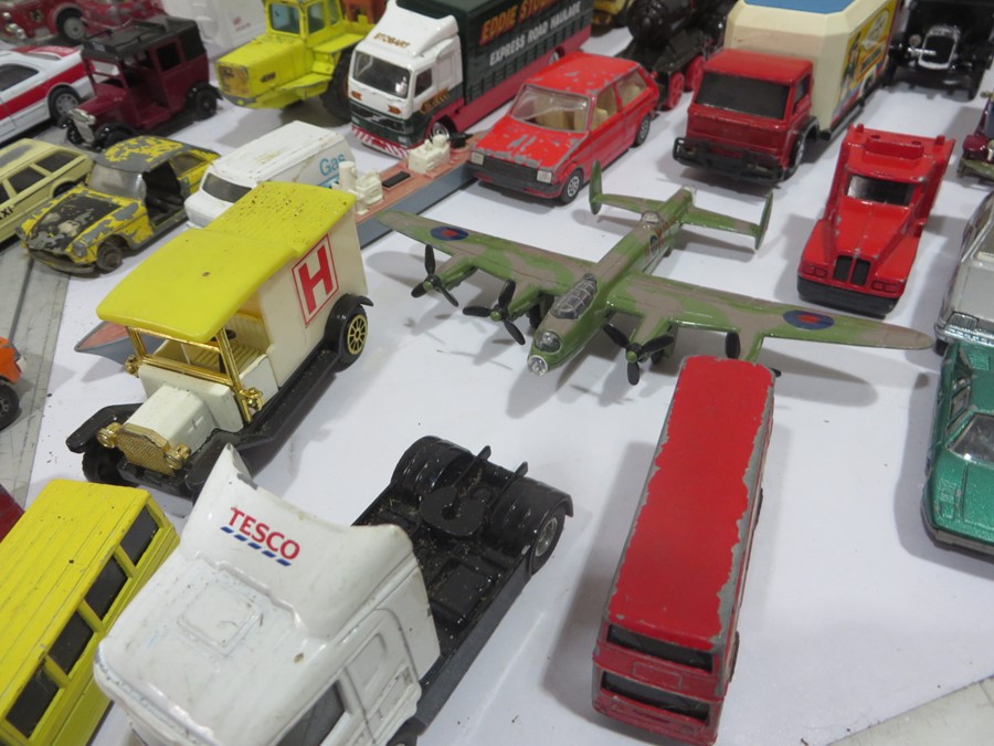 A collection of various diecast vehicles including Corgi, Tonka etc - Image 19 of 32