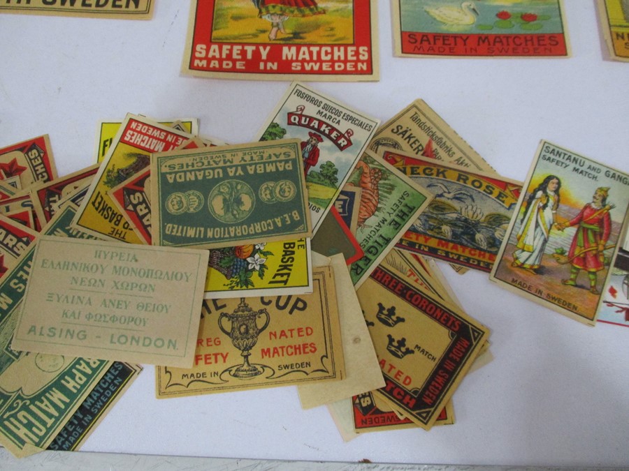 A collection of cigarette "silks" along with vintage decorative matchbox covers - Image 19 of 21