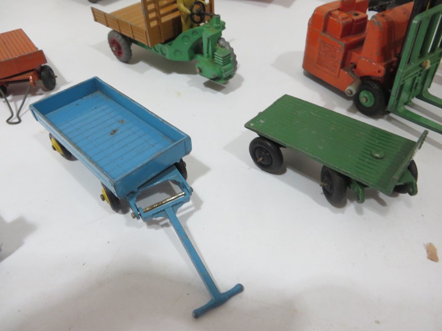 A collection of dinky toys and supertoys including Heavy Tractor, Blaw Knox Bulldozer, Muir-Hill - Image 13 of 15