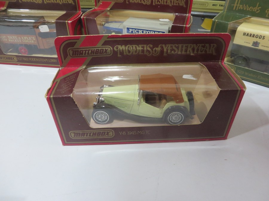 A collection of boxed Models of Yesteryear diecast cars - Image 12 of 15