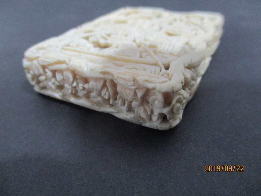 A small Cantonese carved ivory card case - Image 7 of 7