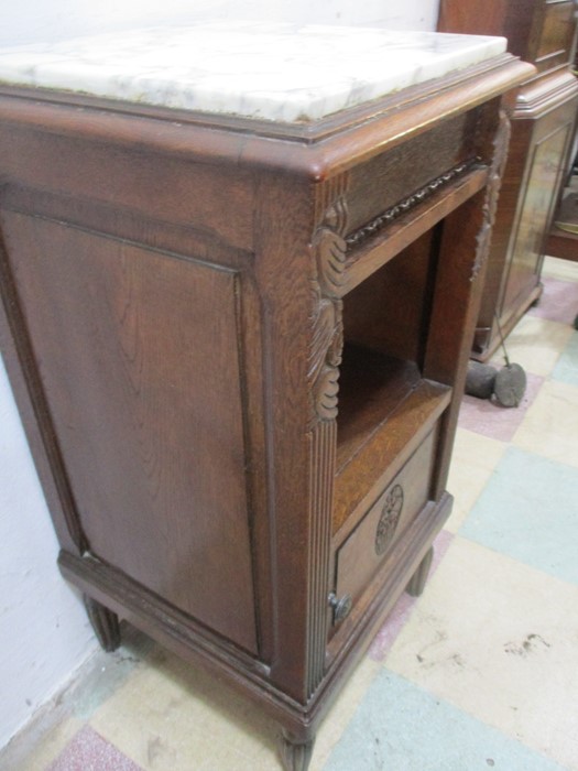 A French pot/ bedside cupboard with marble top - Image 6 of 6