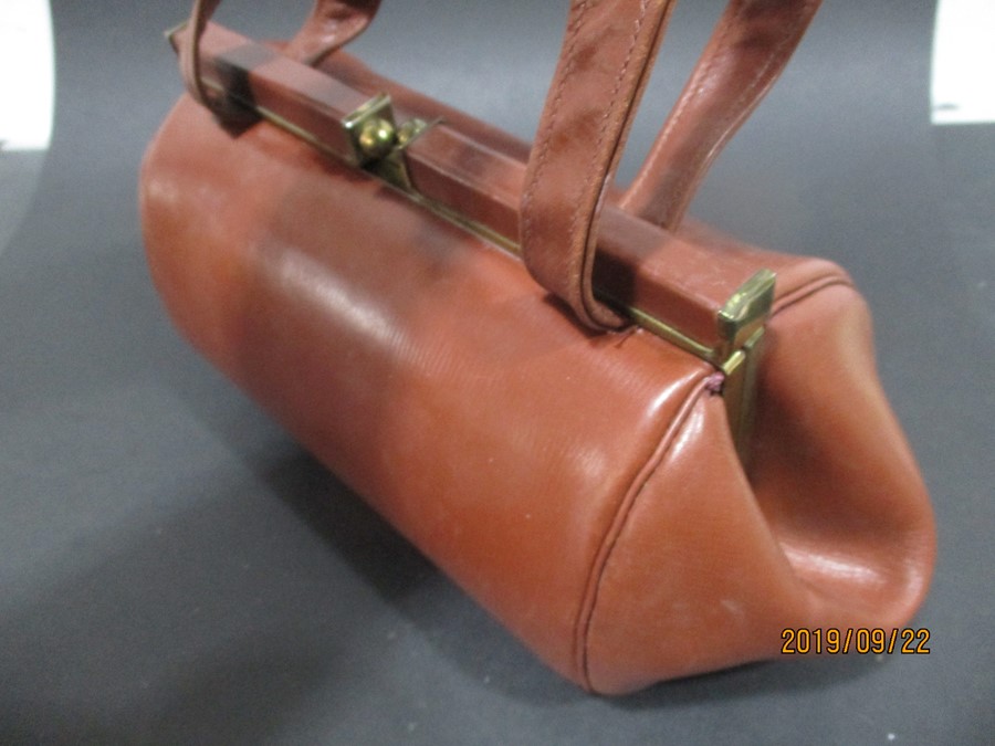 A vintage Fior collection calf leather handbag circa 1943 - Image 7 of 7