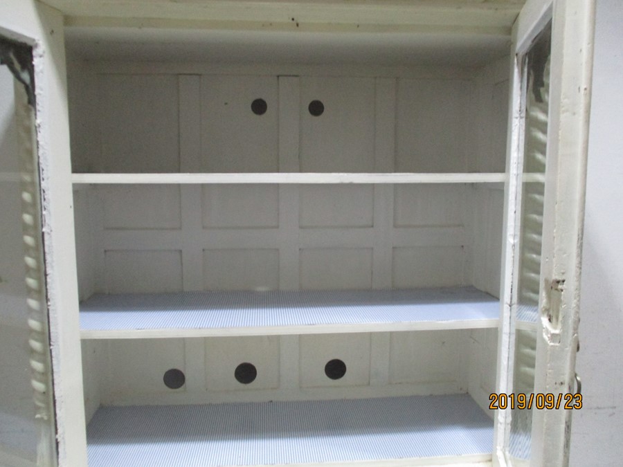 A French painted display cabinet with cupboard under - Image 10 of 10