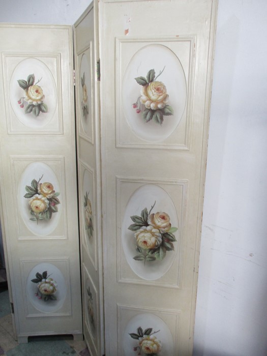 A hand painted four fold screen decorated with flowers - Image 3 of 5