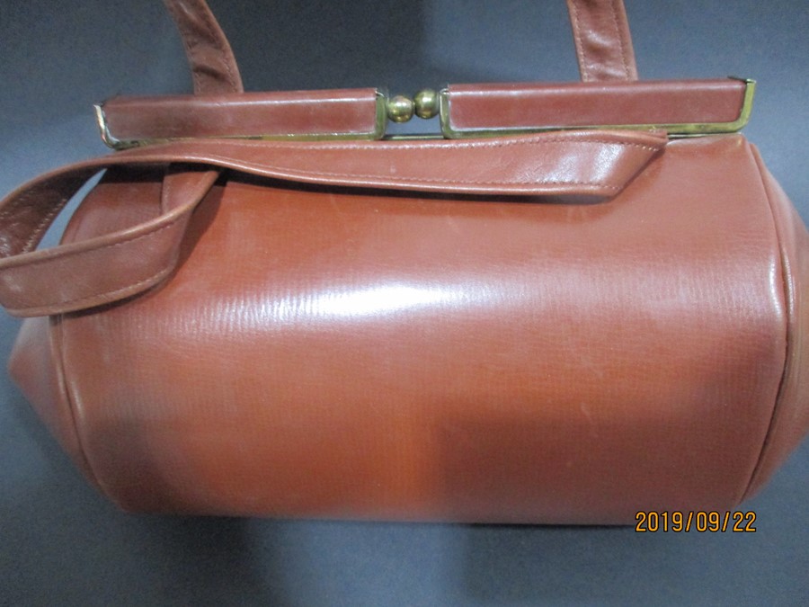 A vintage Fior collection calf leather handbag circa 1943 - Image 2 of 7