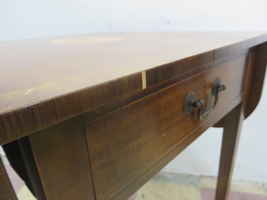 A Victorian inlaid drop leaf table - Image 5 of 9