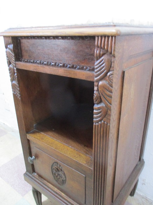 A French pot/ bedside cupboard with marble top - Image 3 of 6