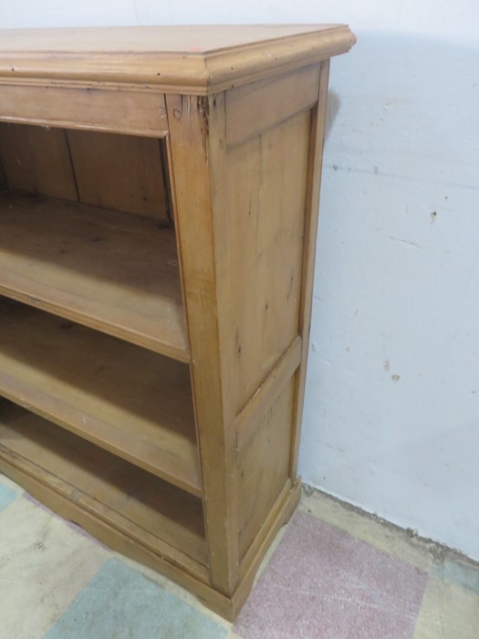 A set of pine freestanding shelves - Image 4 of 6