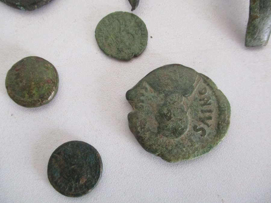 A collection of Roman brooches and coins - Image 5 of 10