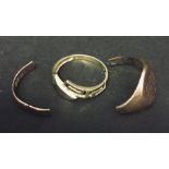 A 9ct gold ring along with a scrap 9ct gold signet ring. Total weight 8g