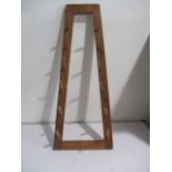 A pine hanging plate rack