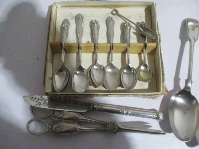 A part Mappin & Webb cutlery set along with various silver plated items - Image 6 of 9