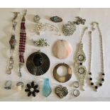 A small collection of costume jewellery, including some silver.