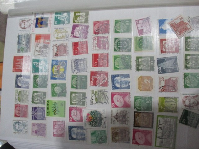 An album of worldwide stamps - Image 41 of 47