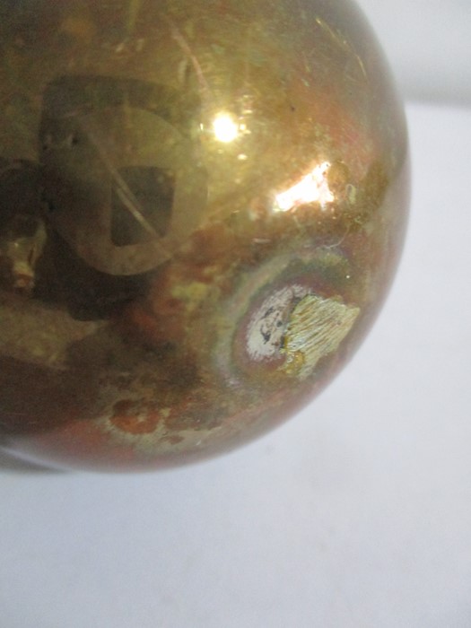 An Edwardian Grenadiers brass table lighter in the form of a grenade - Image 3 of 4