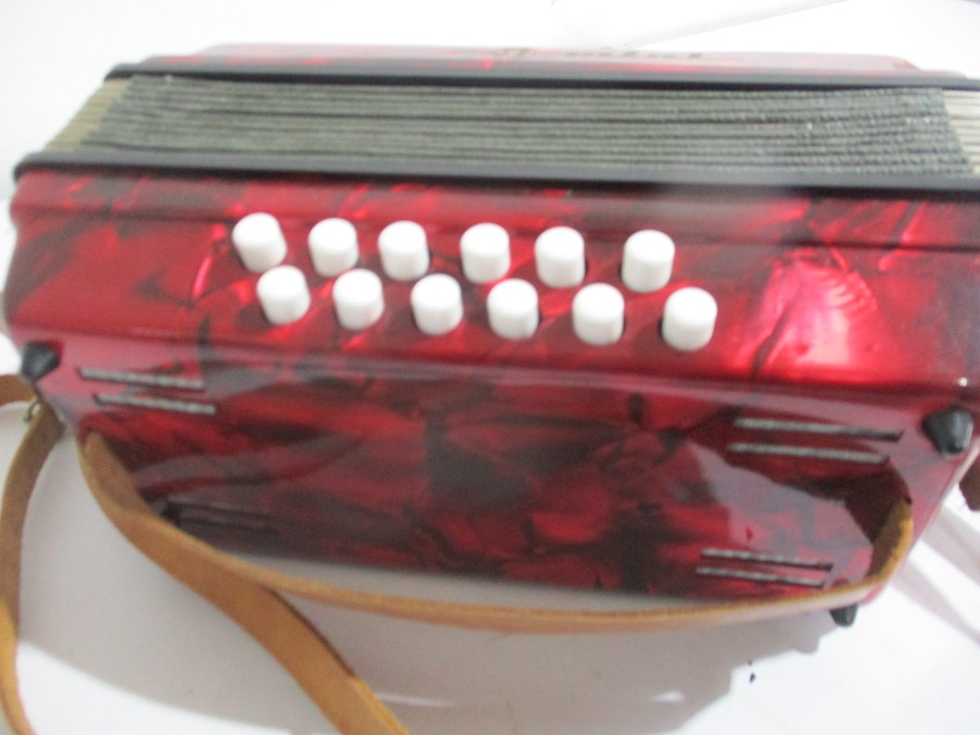 A child's accordion, the "Mini" - Image 4 of 5