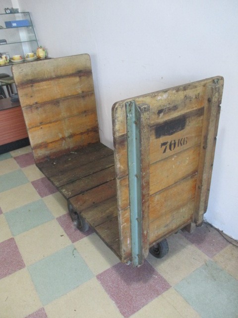 A vintage industrial Youngmans 70kg trolley - Image 2 of 7