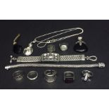 A collection of 925 silver jewellery including bracelets, pendants, rings etc.