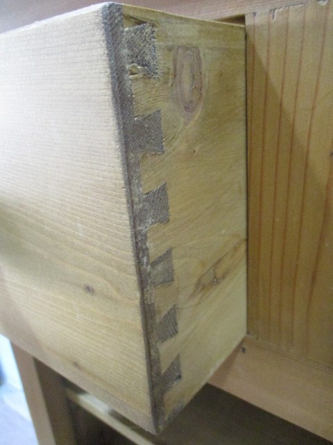 A set of freestanding pine shelves with two drawers above - Image 3 of 5