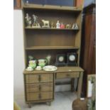 An oak Arts & Crafts style dresser