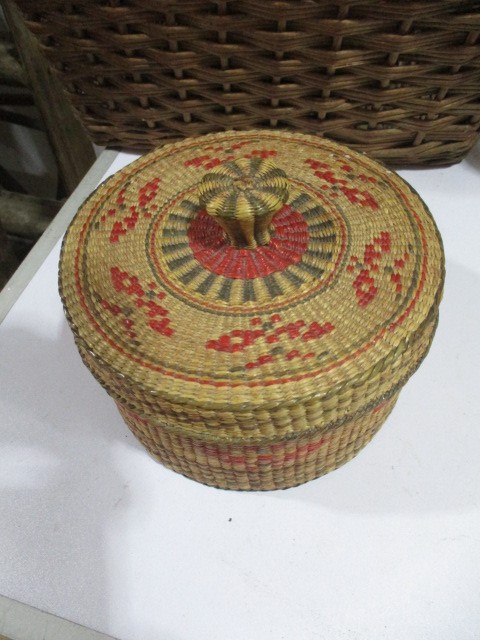 A collection of wooden baskets and trays etc - Image 4 of 9