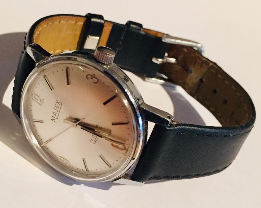 A Majex 17 jewel Incabloc gentleman's wristwatch