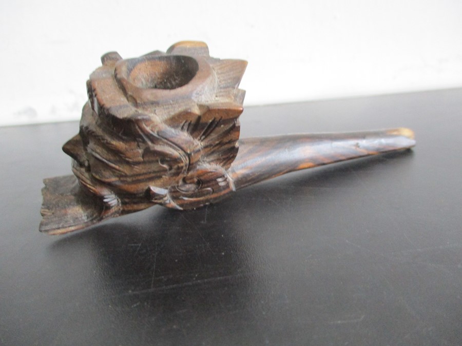 An antique corkscrew, treen and a pipe - Image 7 of 9